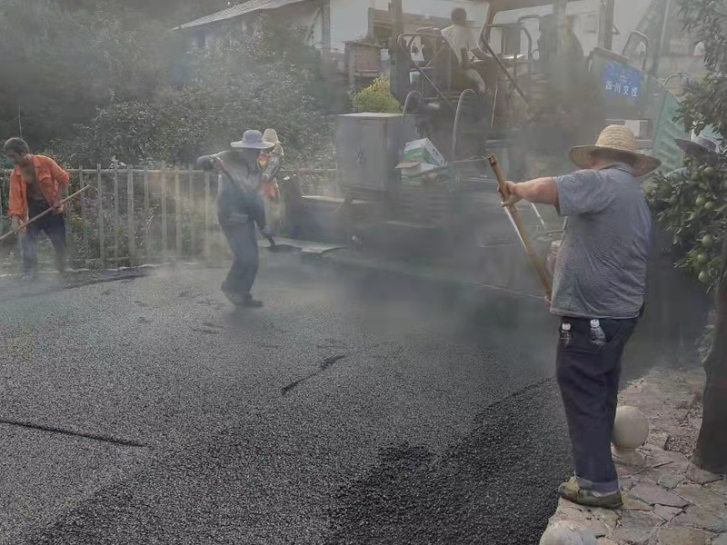 道路瀝青攤鋪